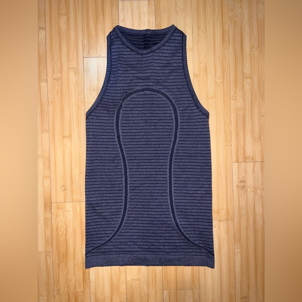 Lululemon workout top